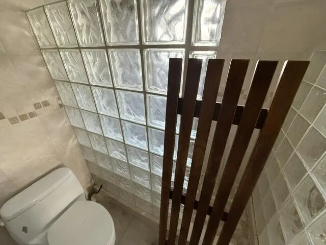 9453 Burlington Pl (Bath #2c)