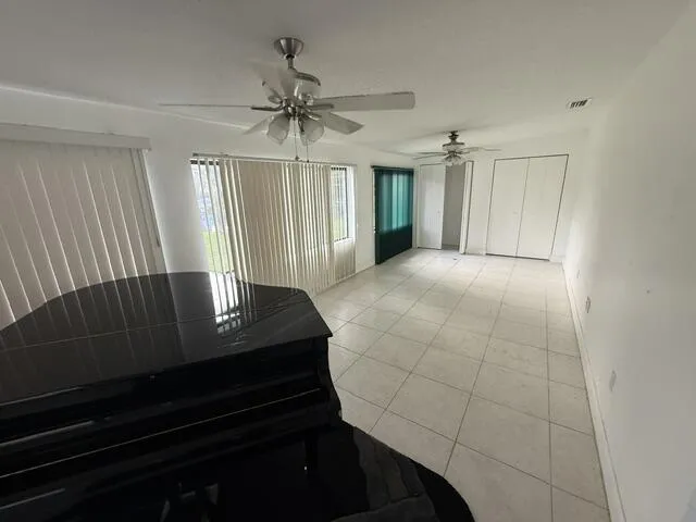 9453 Burlington Pl (Florida Rm3)