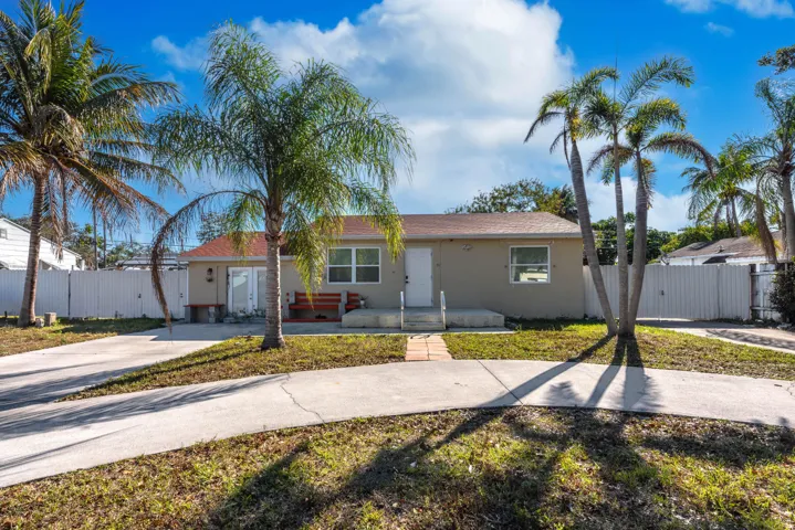 3914SerubiAveLakeWorth-4