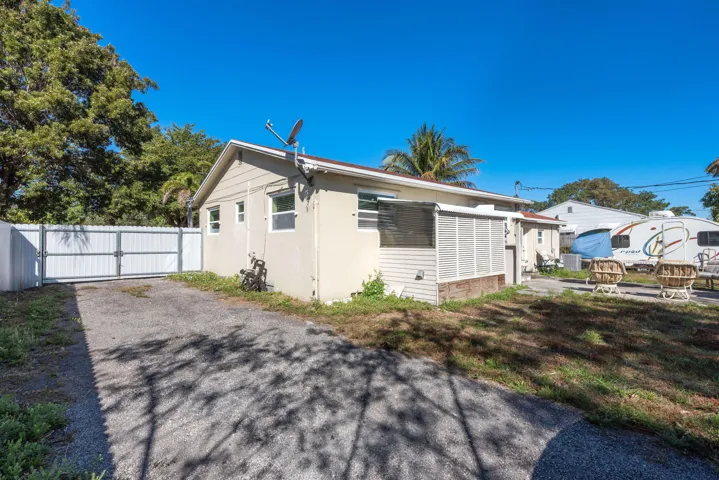3914SerubiAveLakeWorth-20