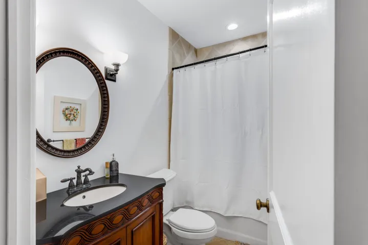 BATHROOM_1_EB