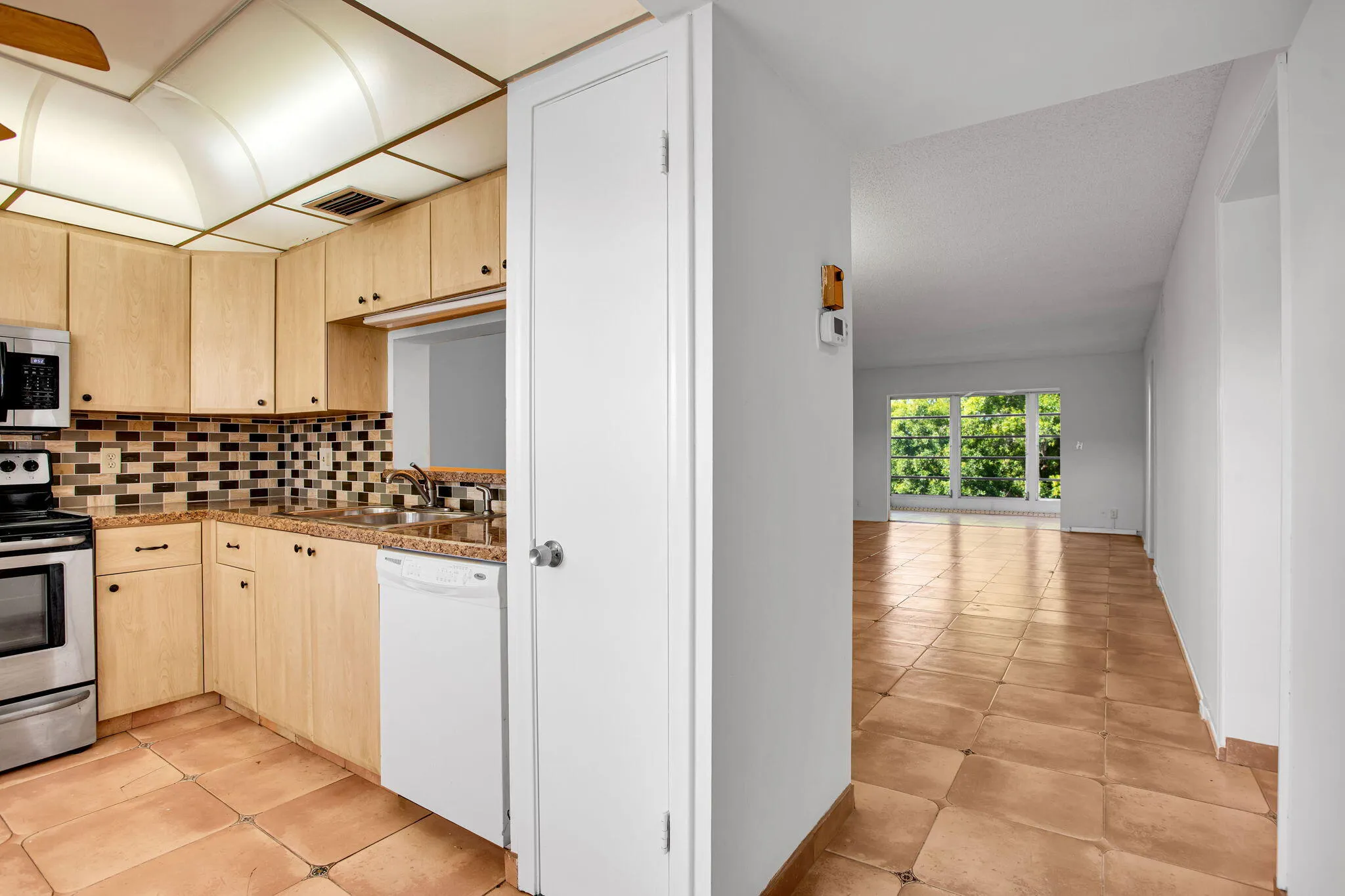 LARGE PANTRY CLOSET