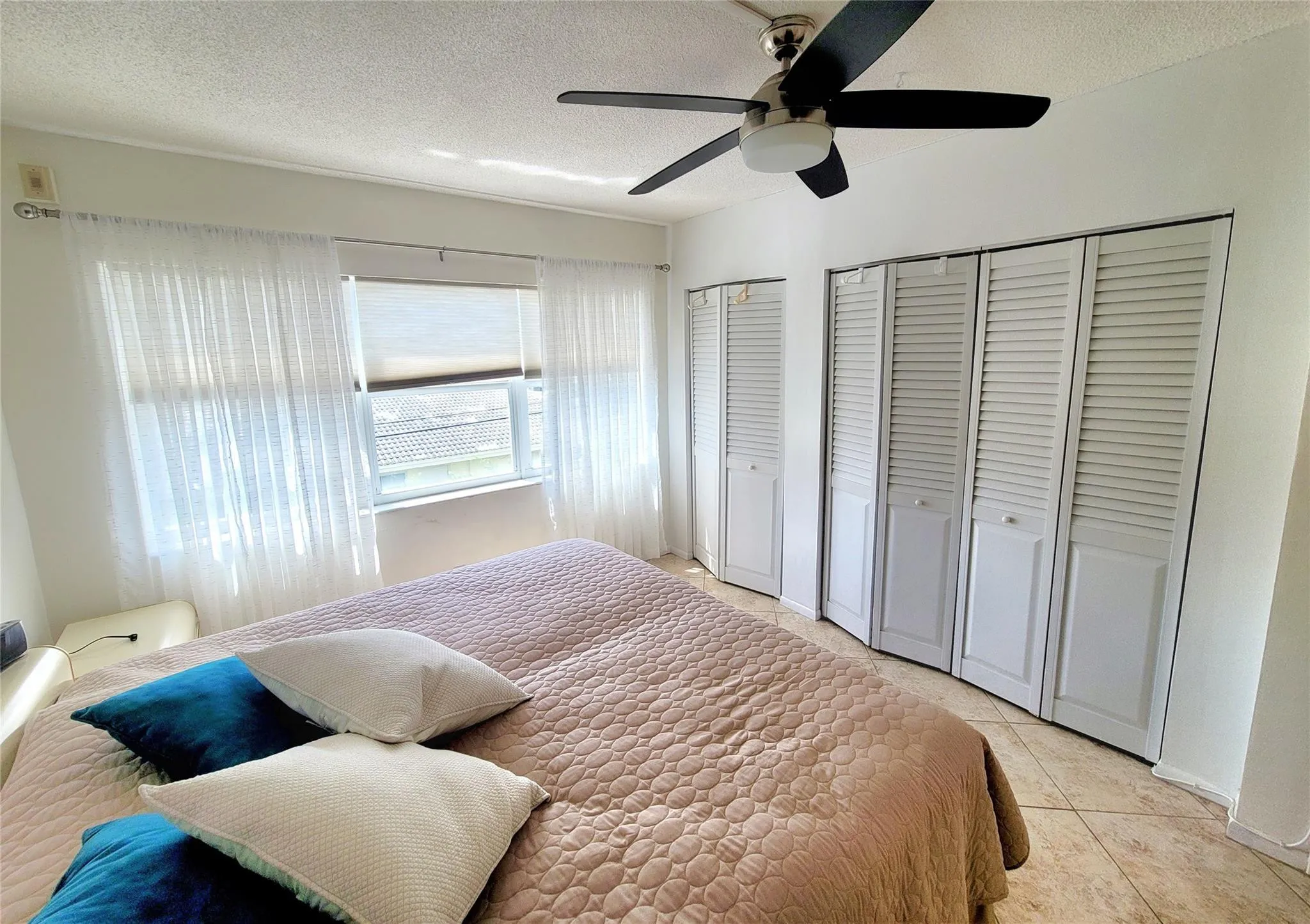 Main bedroom, full size closet