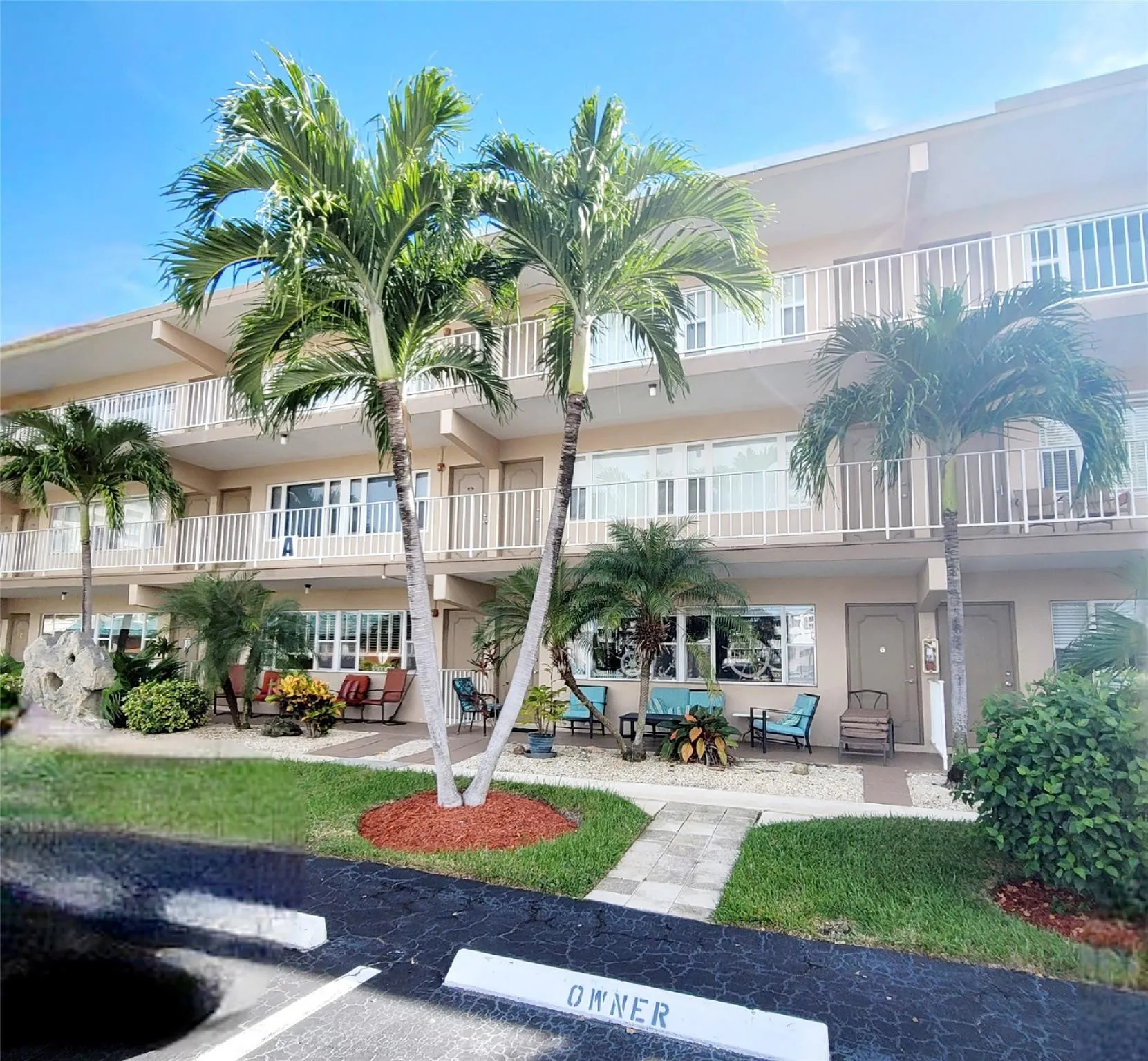 Building A, 2nd floor 208A, corner unit facing pool