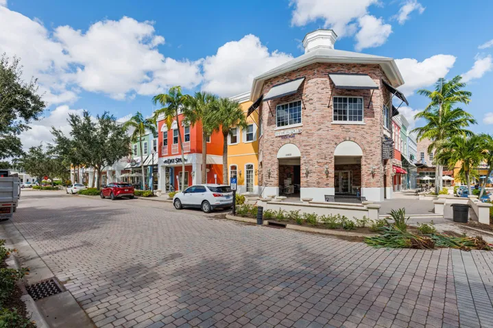 Tradition Square1