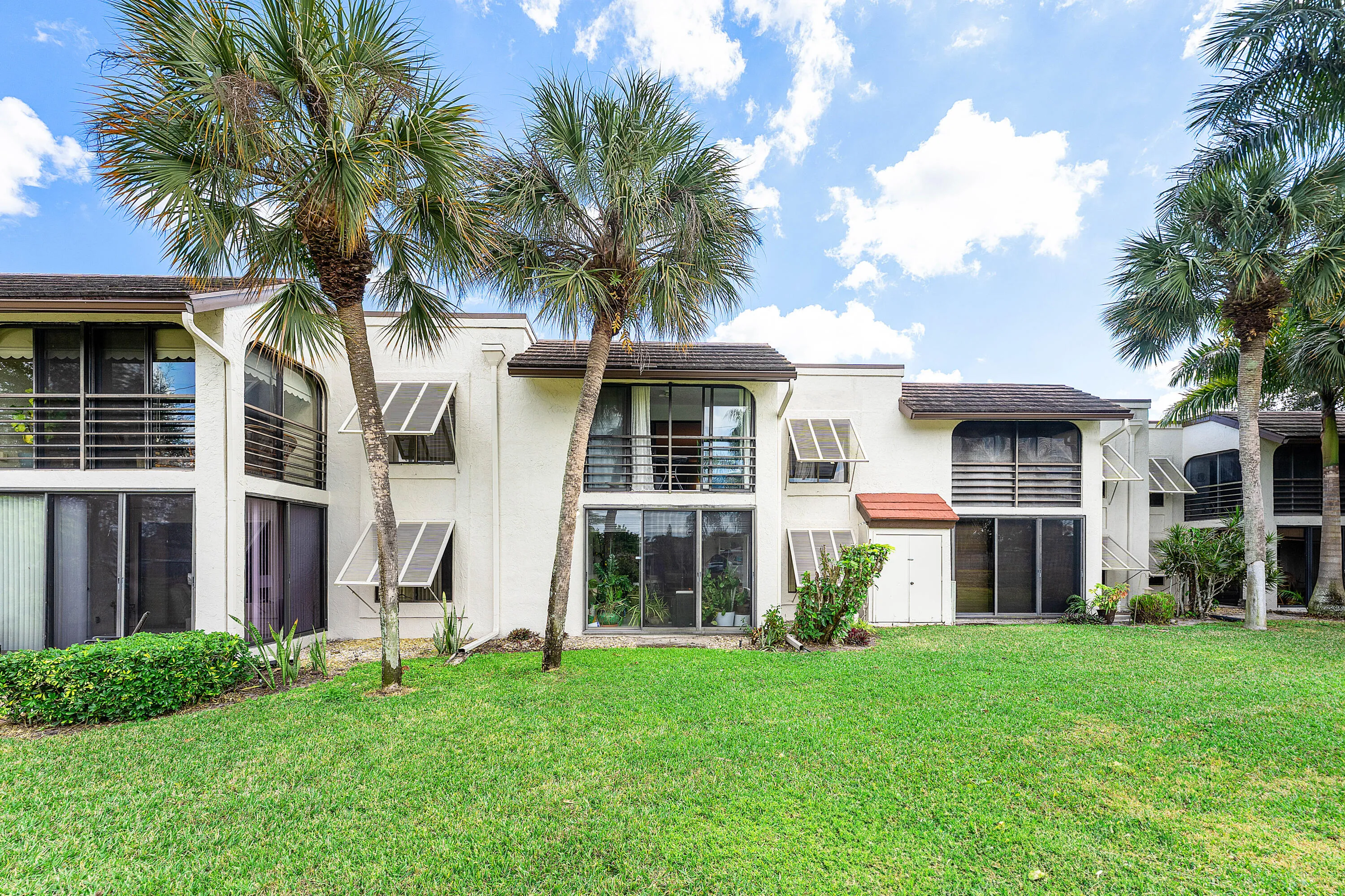 037-10155MangroveDrive-204-BoyntonBeach-