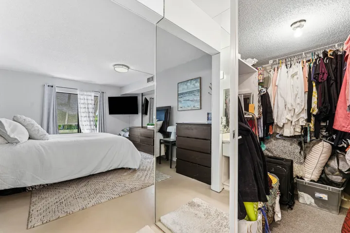 029-10155MangroveDrive-204-BoyntonBeach-