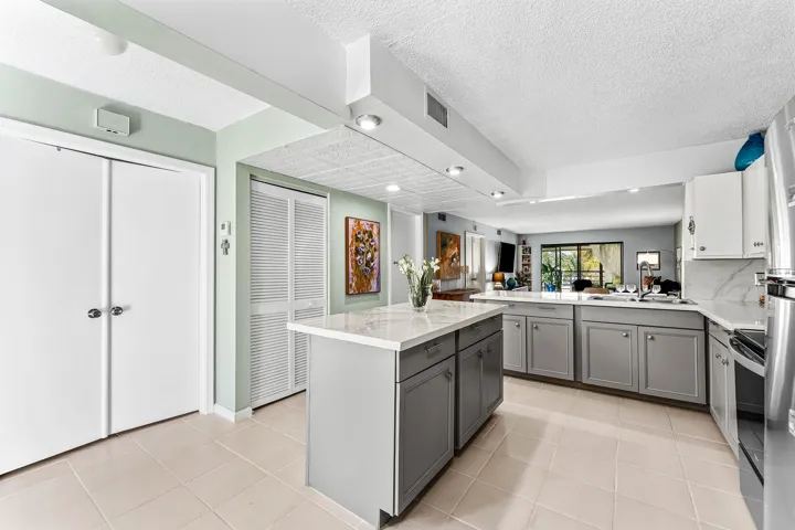 009-10155MangroveDrive-204-BoyntonBeach-