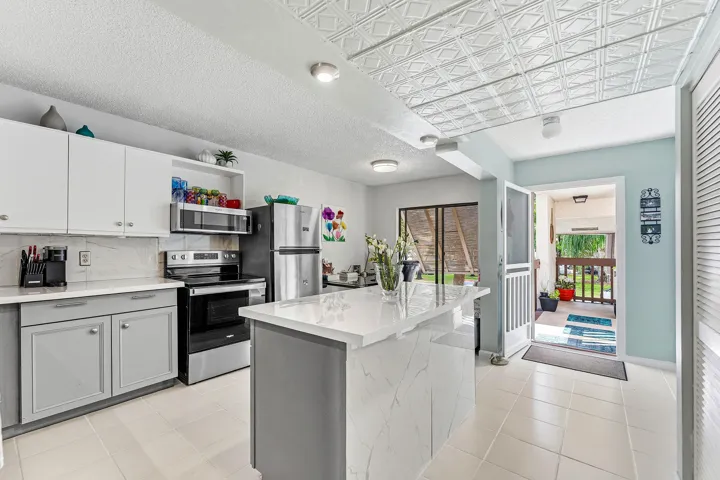 006-10155MangroveDrive-204-BoyntonBeach-