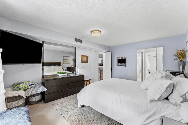 027-10155MangroveDrive-204-BoyntonBeach-