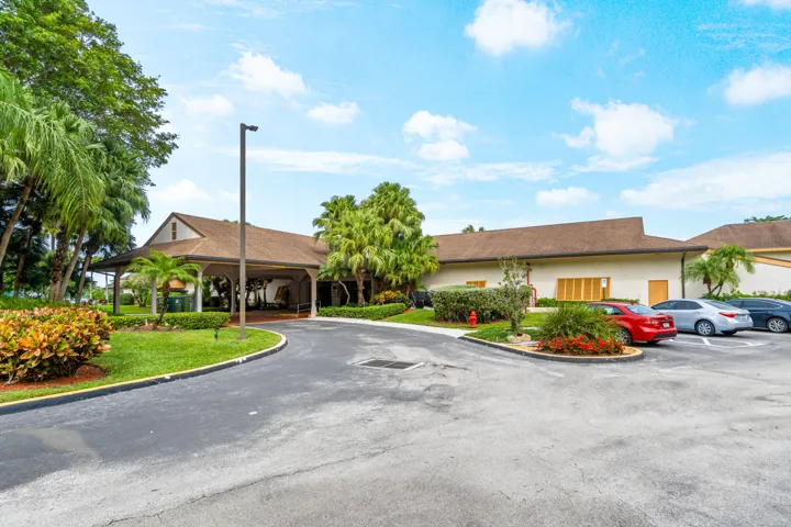 041-10155MangroveDrive-204-BoyntonBeach-