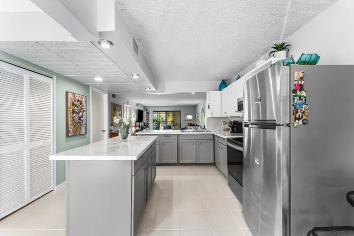 010-10155MangroveDrive-204-BoyntonBeach-