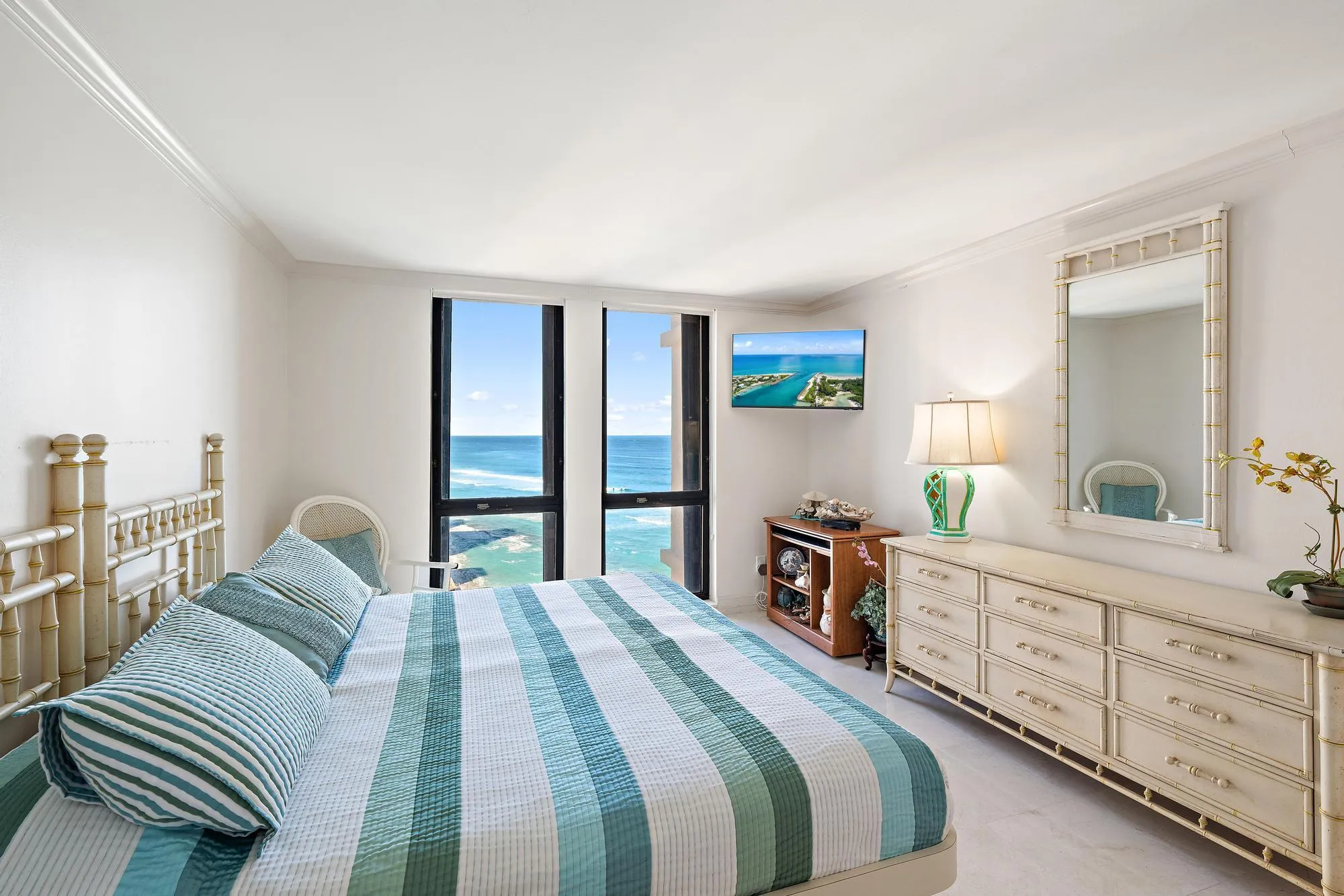 5380 N Ocean Dr-14