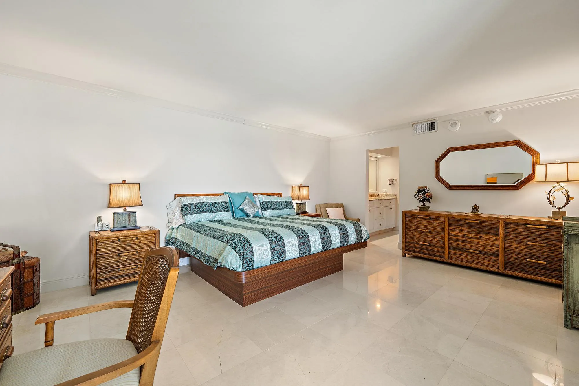 5380 N Ocean Dr-8