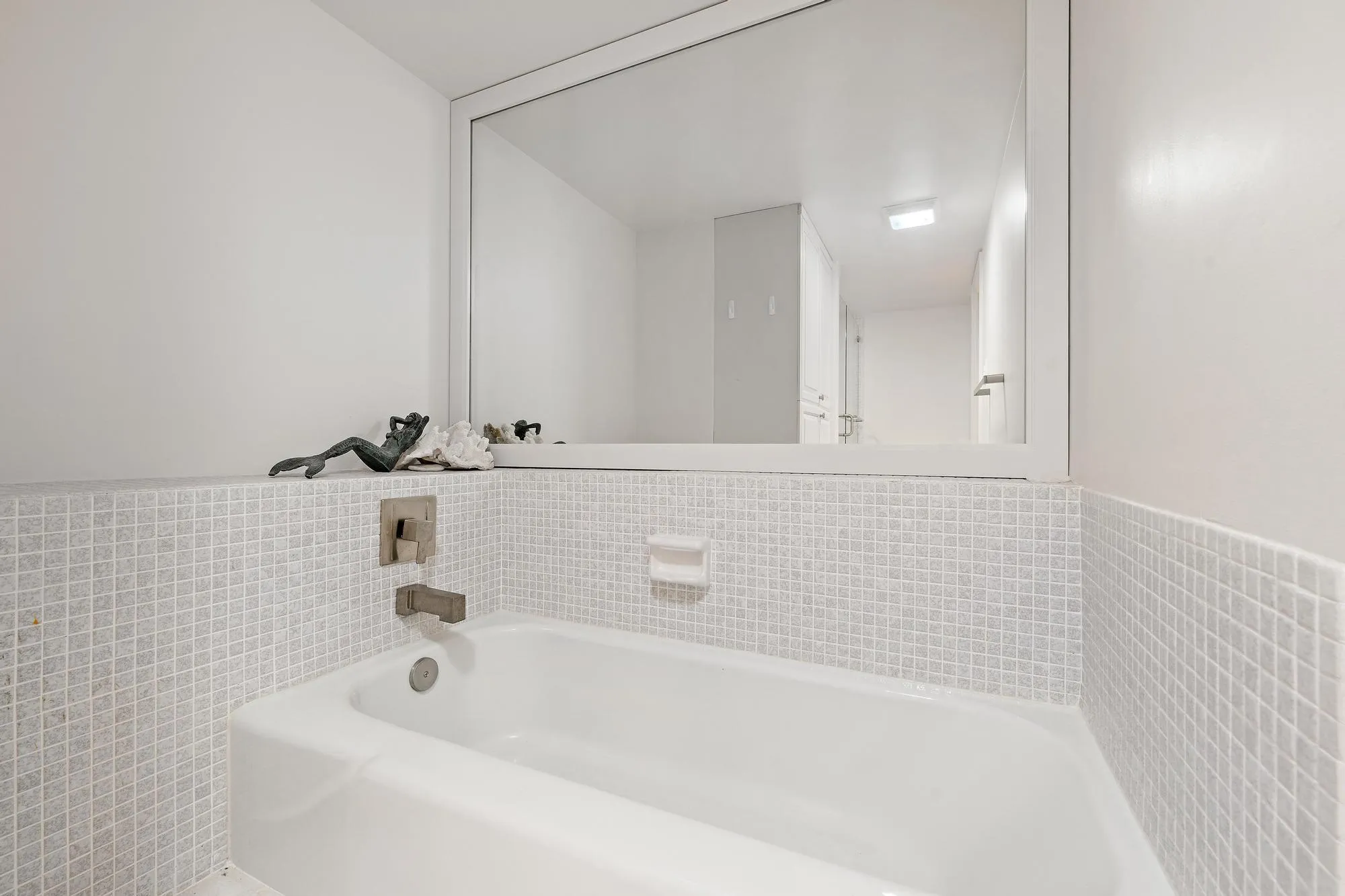 5380 N Ocean Dr-11
