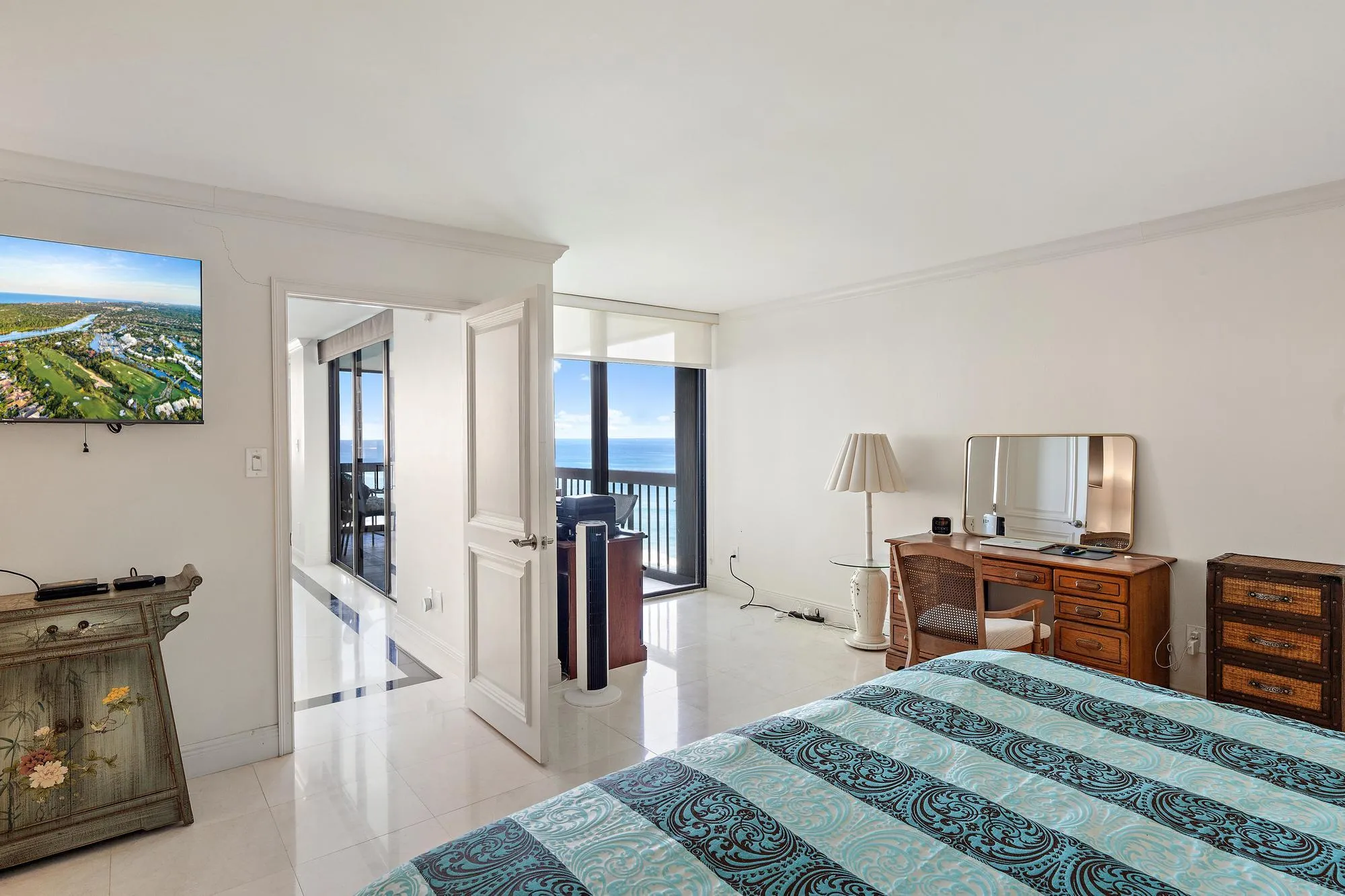 5380 N Ocean Dr-12