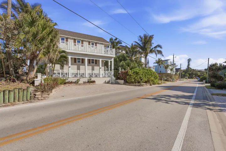 1031 SE MacArthur Blvd Stuart-large-006-