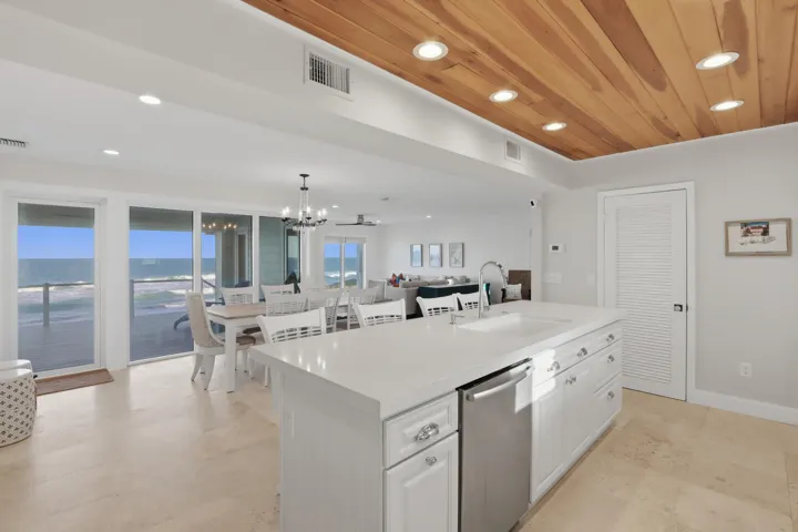 1031 SE MacArthur Blvd Stuart-large-011-