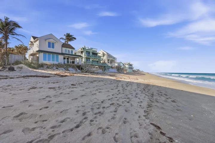 1031 SE MacArthur Blvd Stuart-large-047-