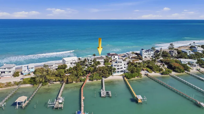 1031 SE MacArthur Blvd Stuart-large-058-