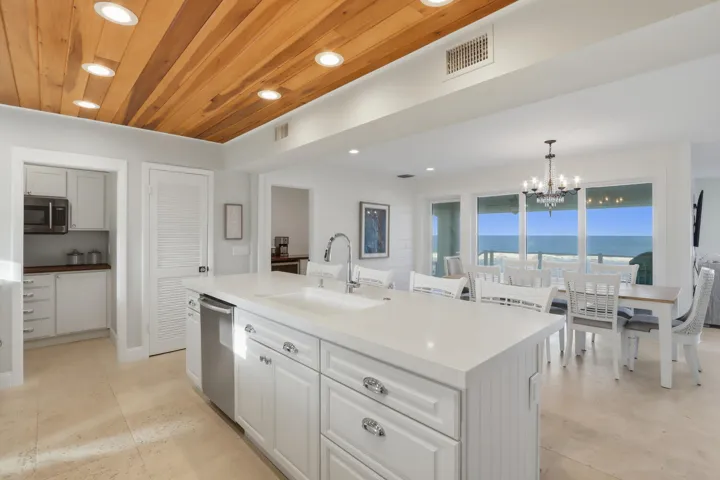 1031 SE MacArthur Blvd Stuart-large-029-