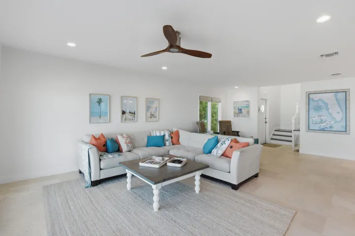 1031 SE MacArthur Blvd Stuart-large-019-