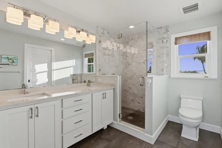 1031 SE MacArthur Blvd Stuart-large-038-