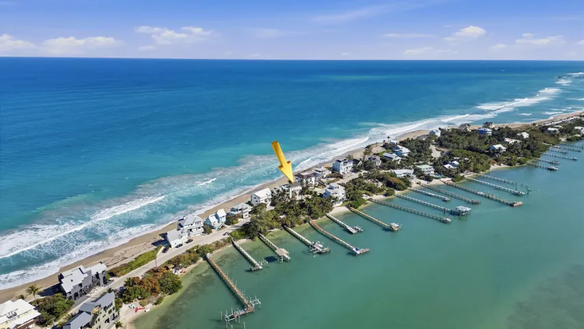 1031 SE MacArthur Blvd Stuart-large-057-