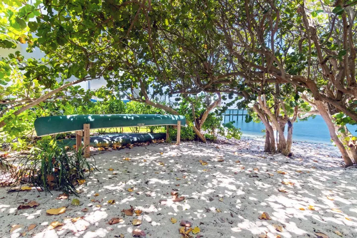 1031 SE MacArthur Blvd Stuart-large-071-