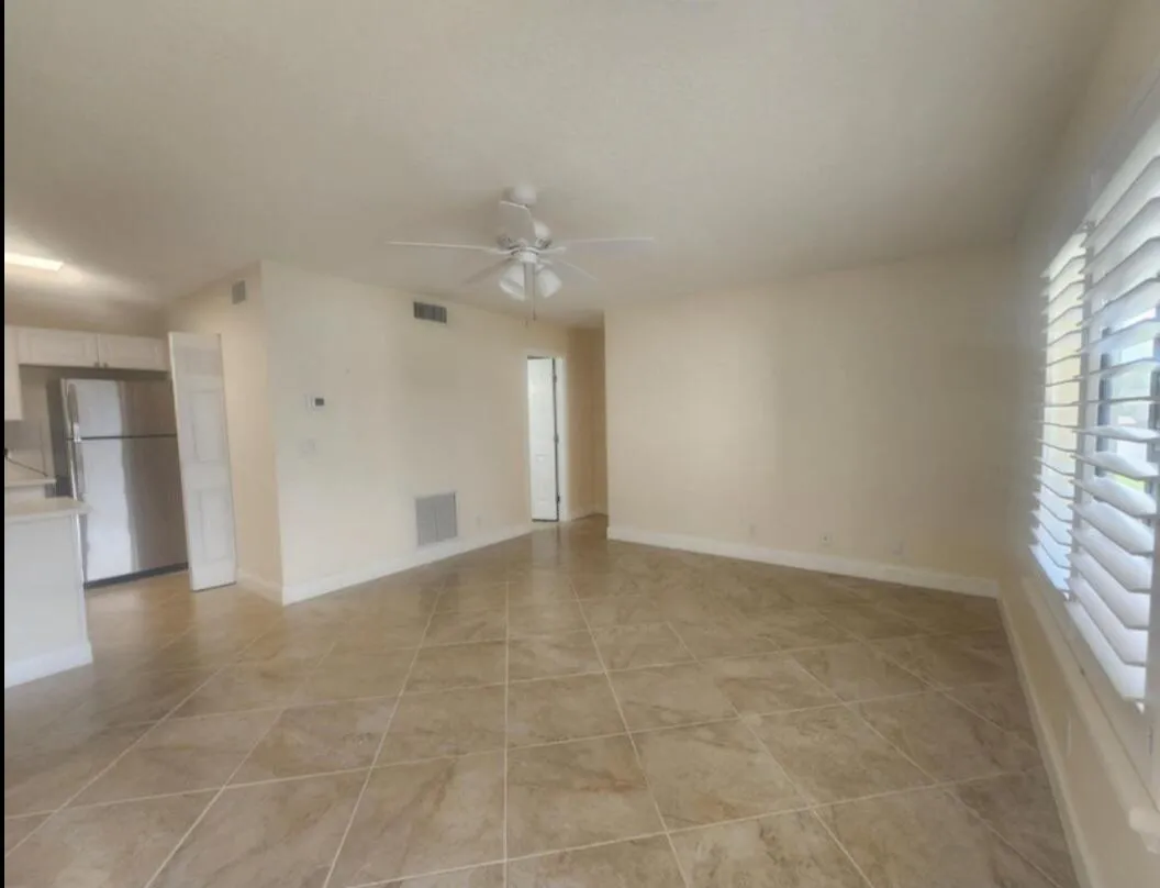 LIVING ROOM/dining
