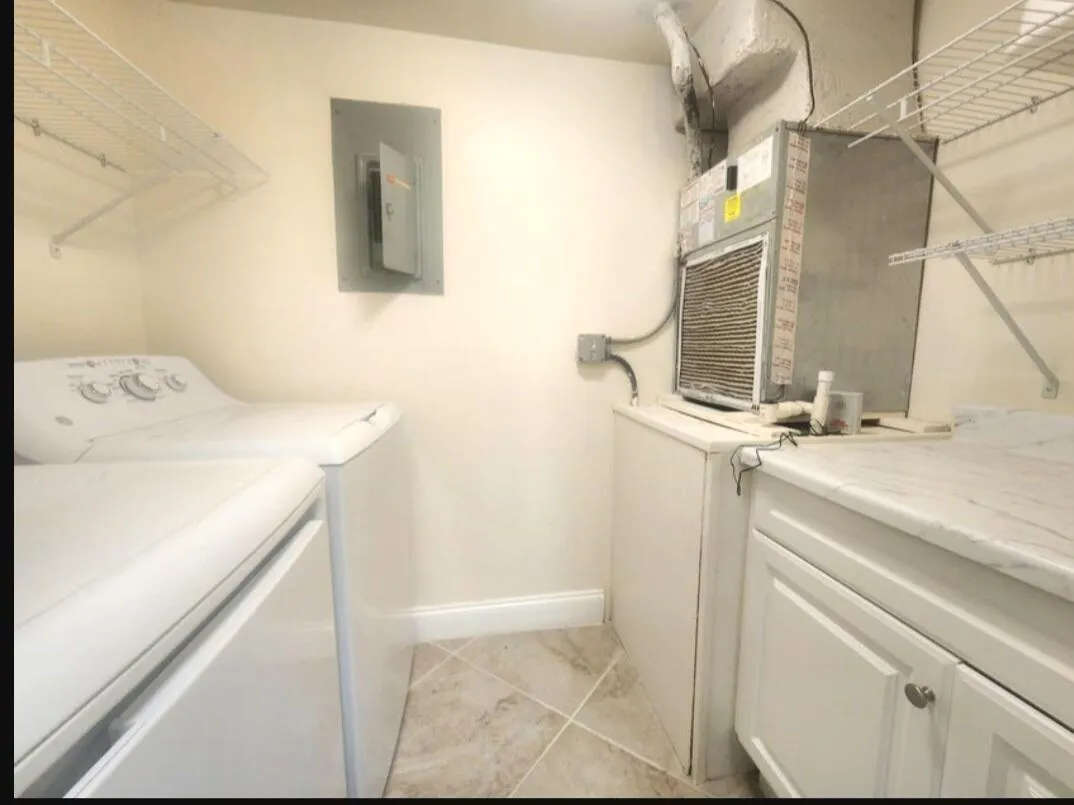 LAUNDRY RM