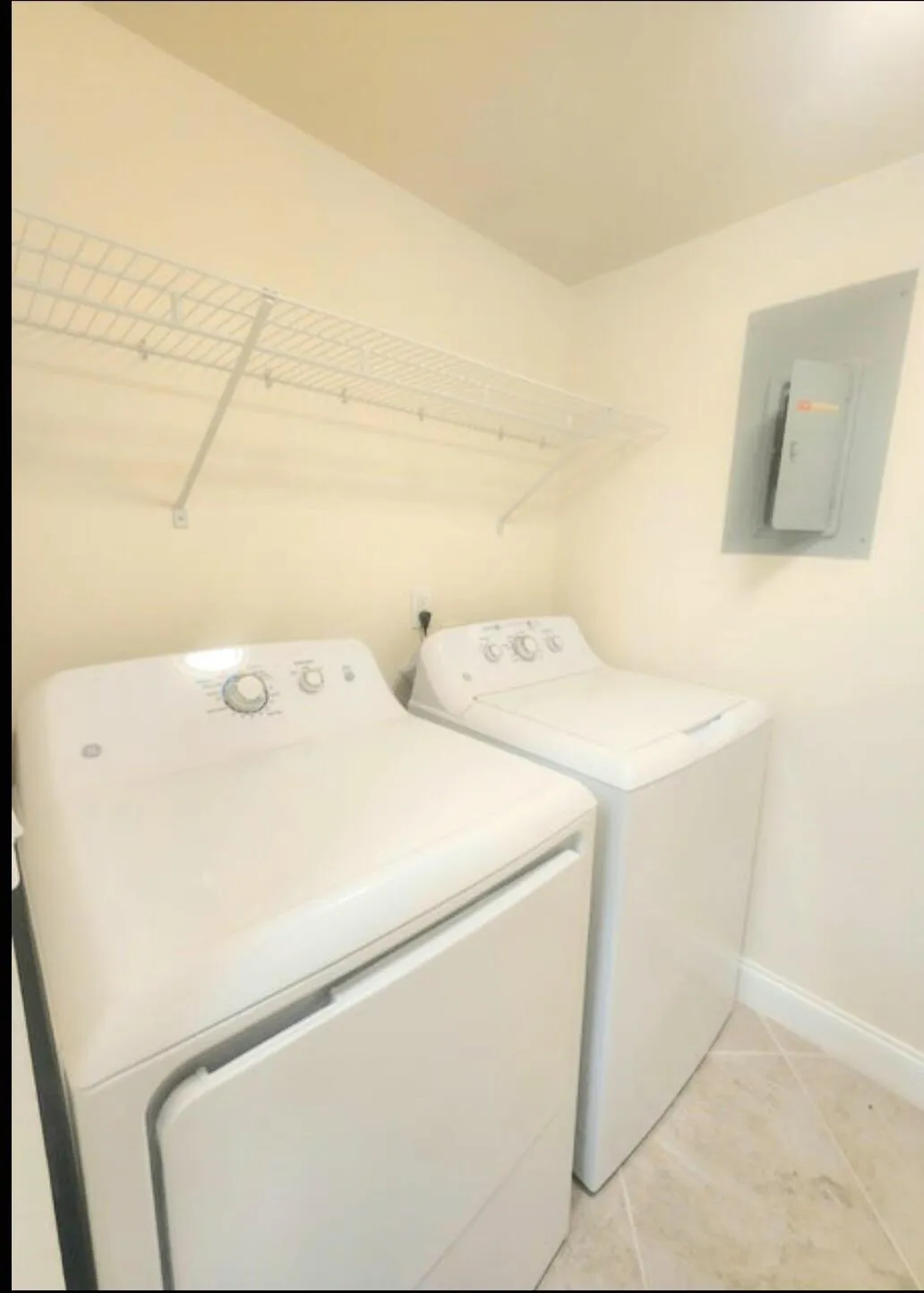 LAUNDRY RM