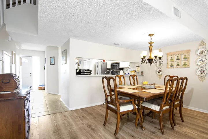 6189 Riverwalk_Unit 2_008