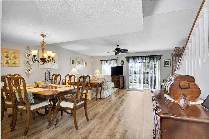 6189 Riverwalk_Unit 2_007
