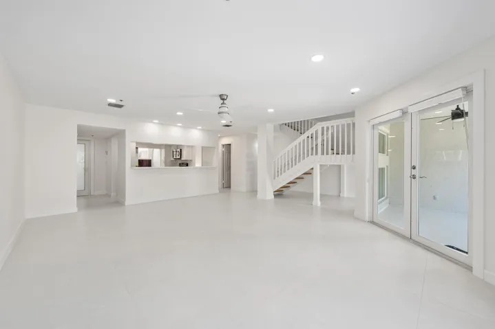 1000 N US Hwy 1 Apt 652-8