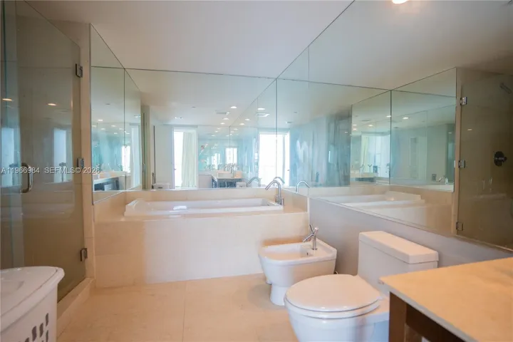 #iconbrickell#buyinmiamiflorida#luisurcuyo#brickellrealestate