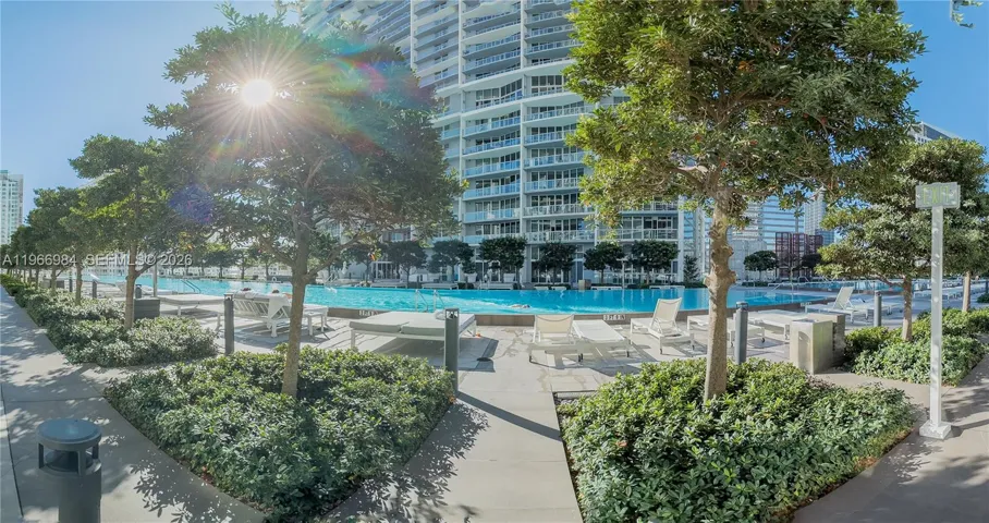 #iconbrickell#buyinmiamiflorida#luisurcuyo#brickellrealestate
