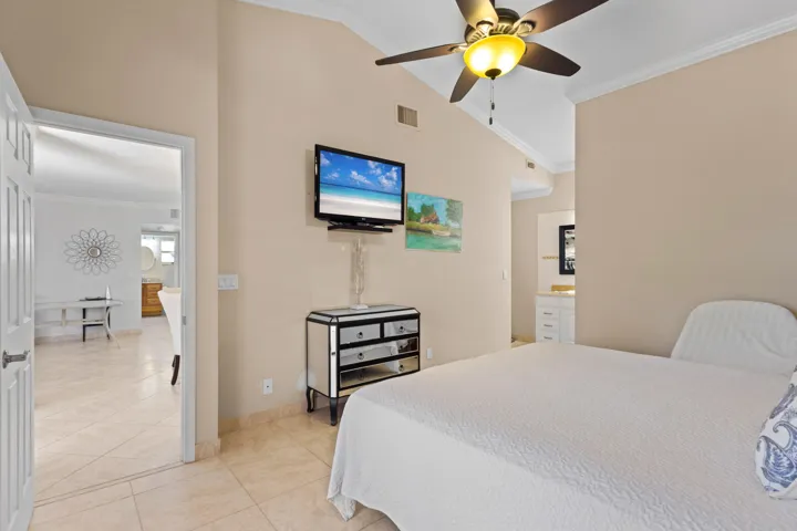 4532 Carambola Cir S by Skybankpro.com P