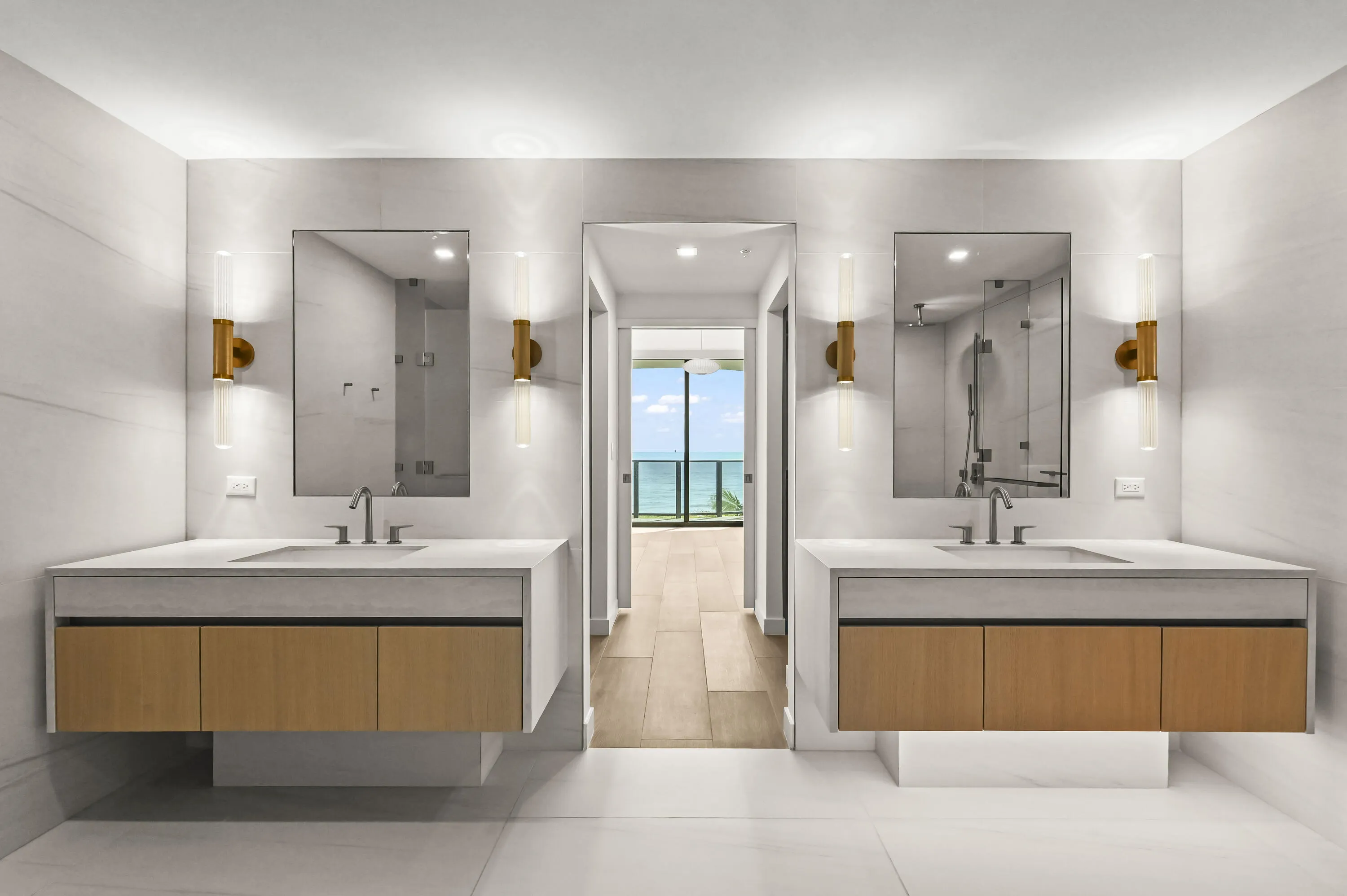 28 Bathroom 02