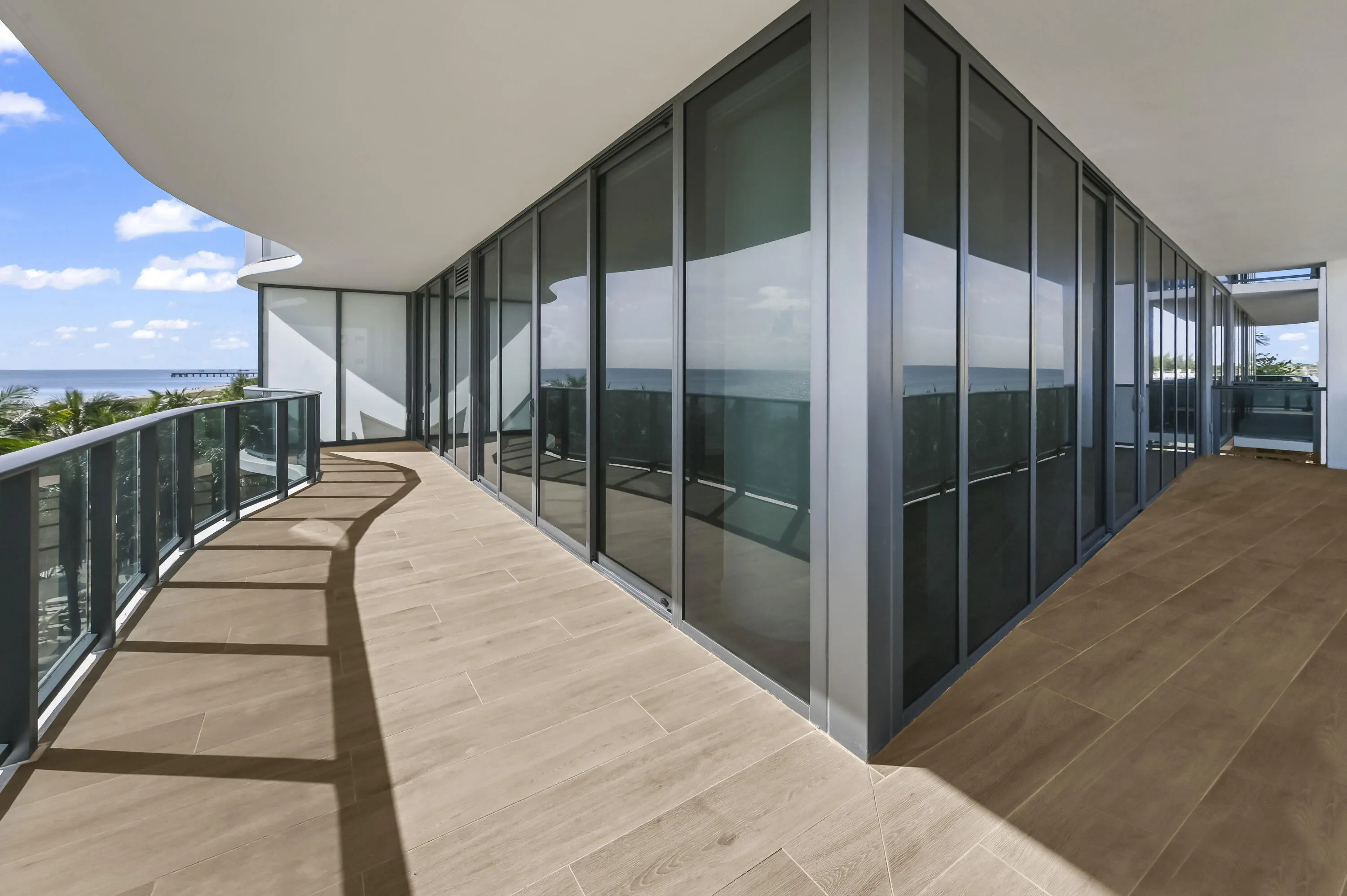42 Balcony 06