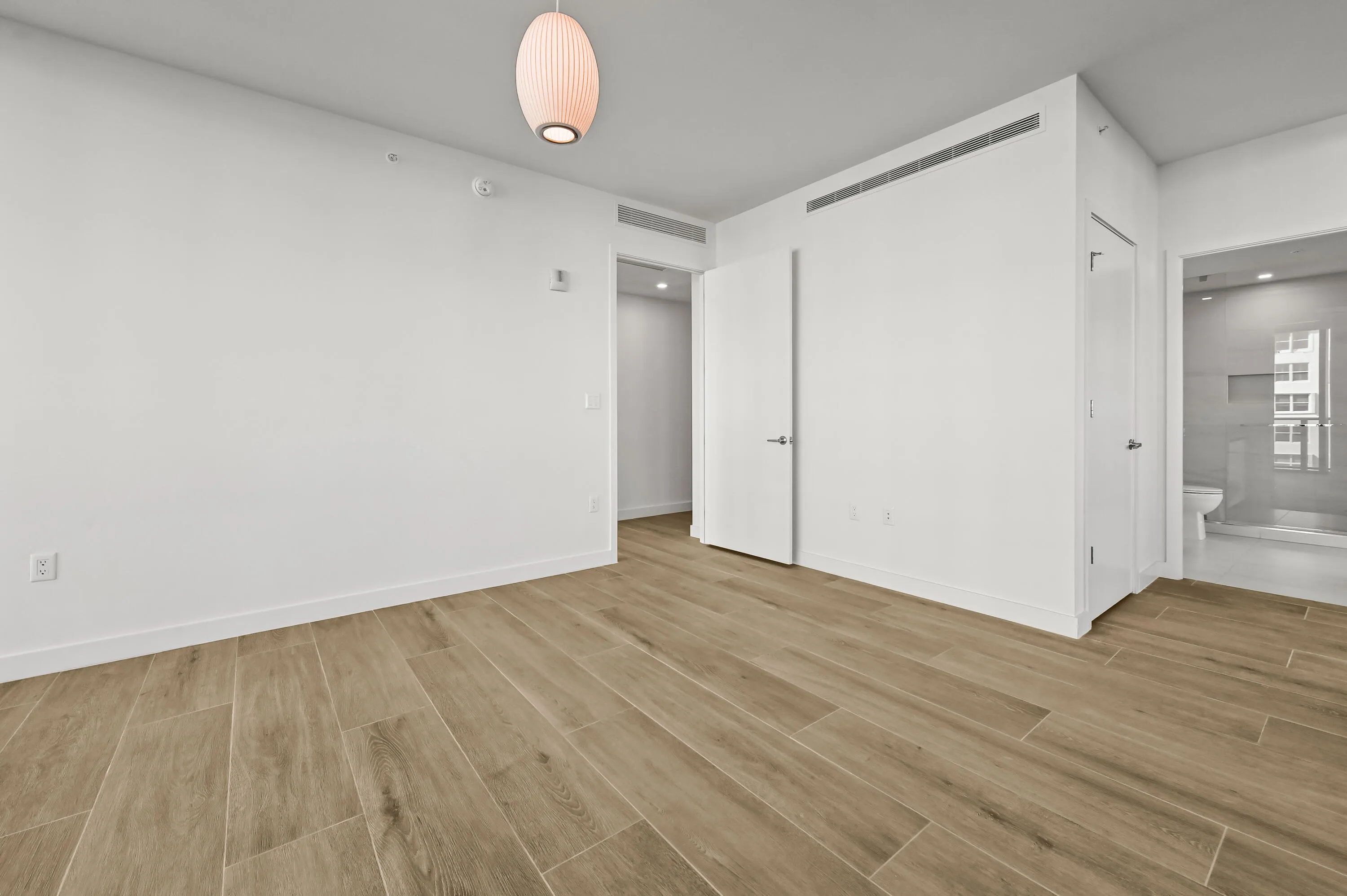 29 Bedroom 01