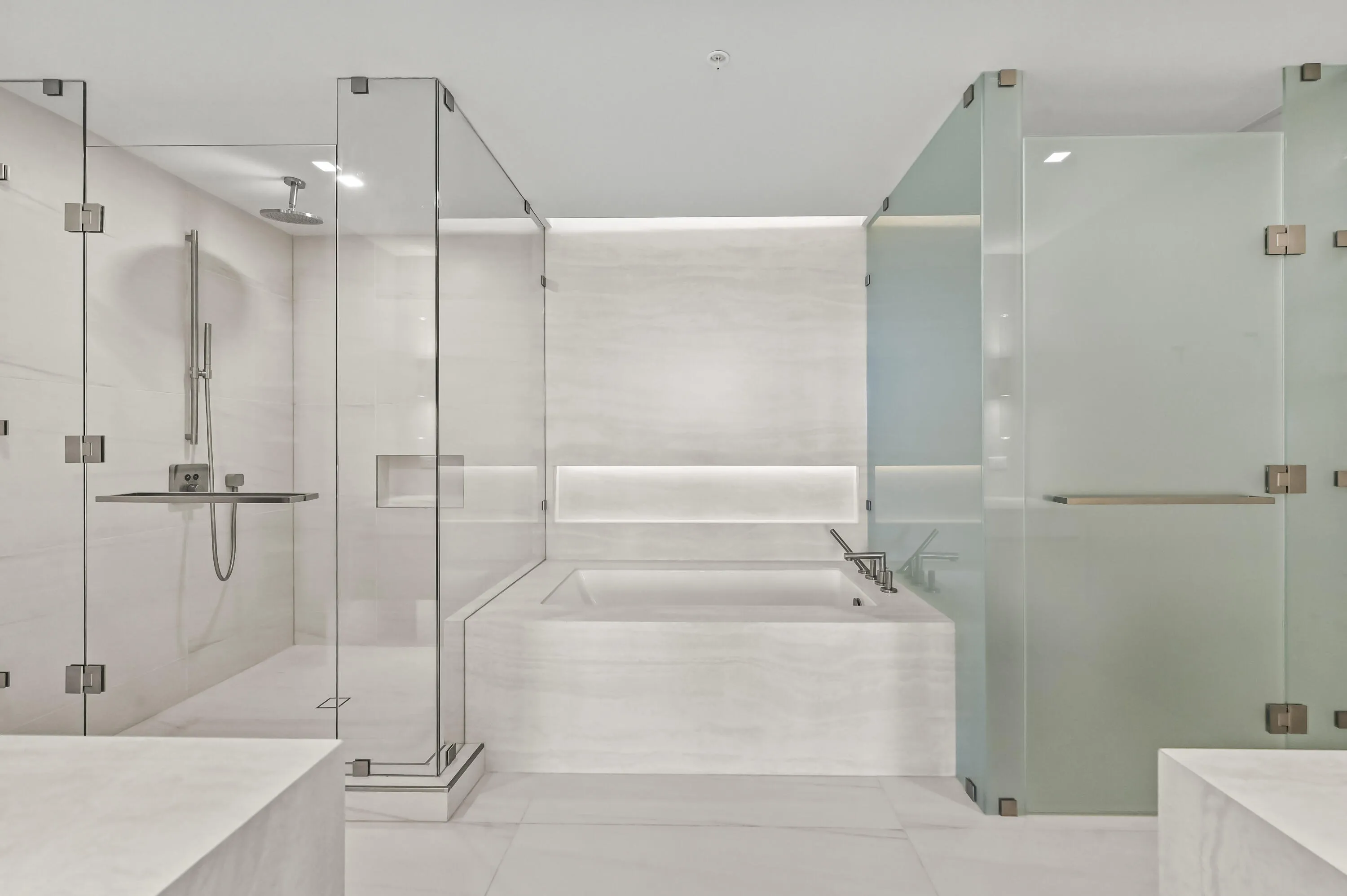 27 Bathroom 01
