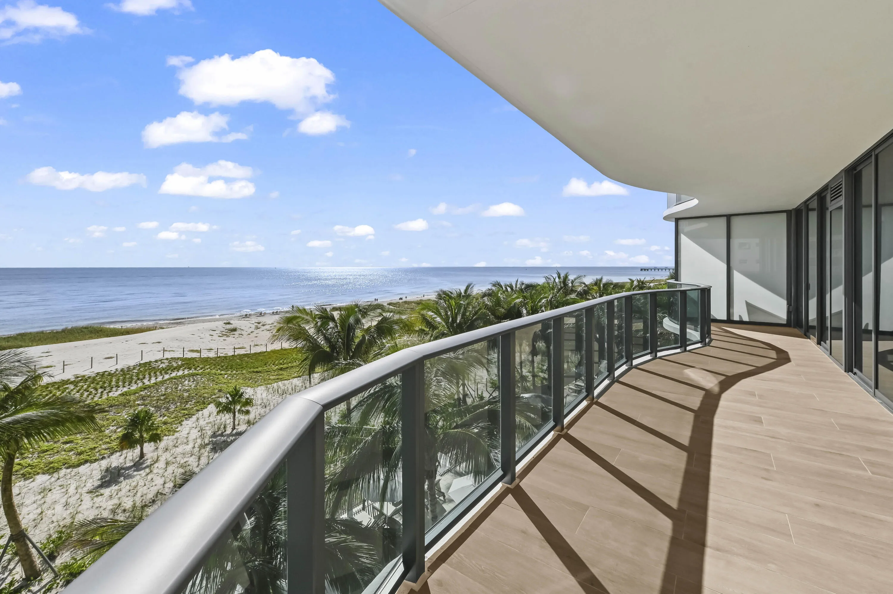 43 Balcony 07