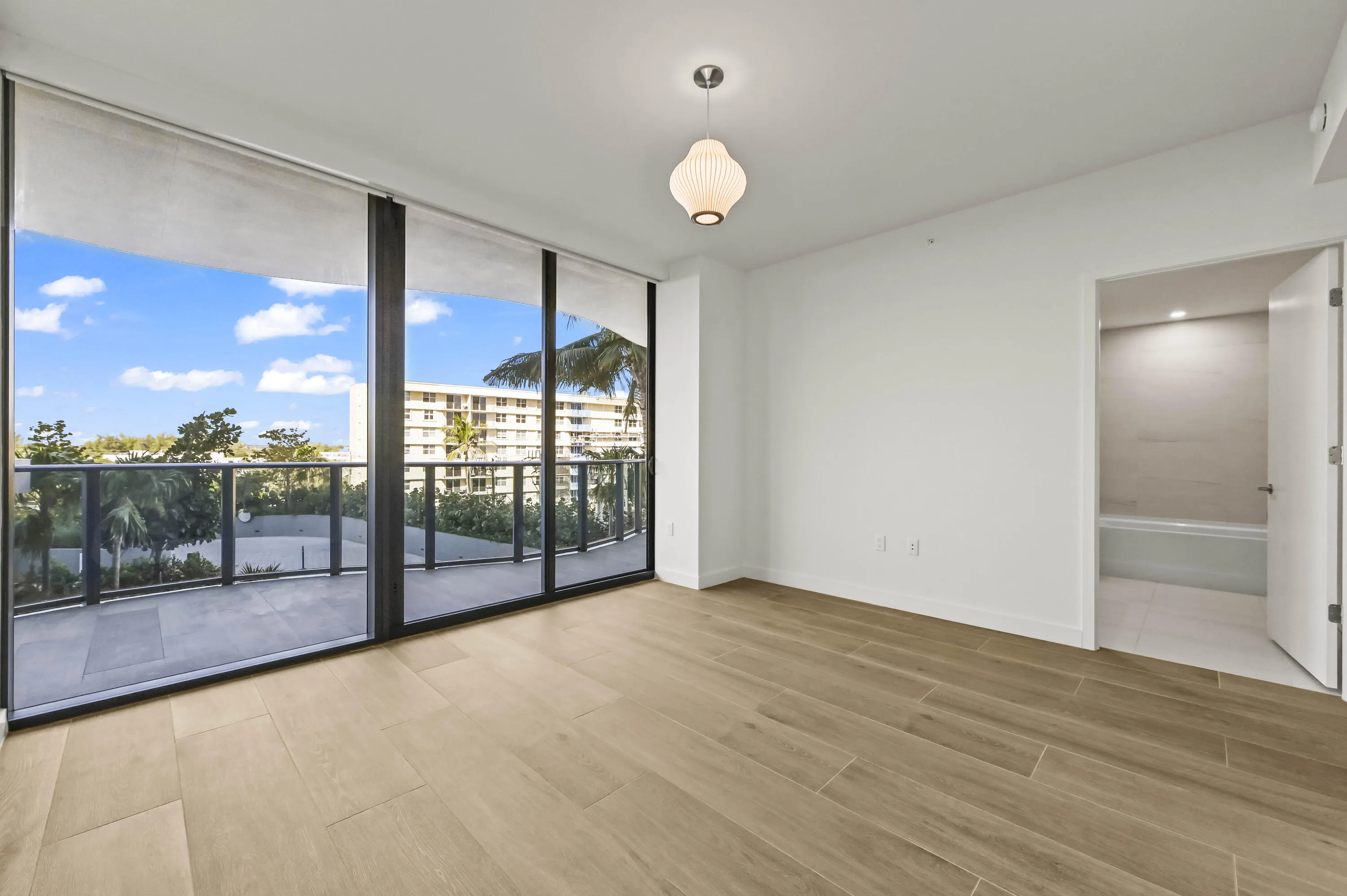 32 Bedroom 04
