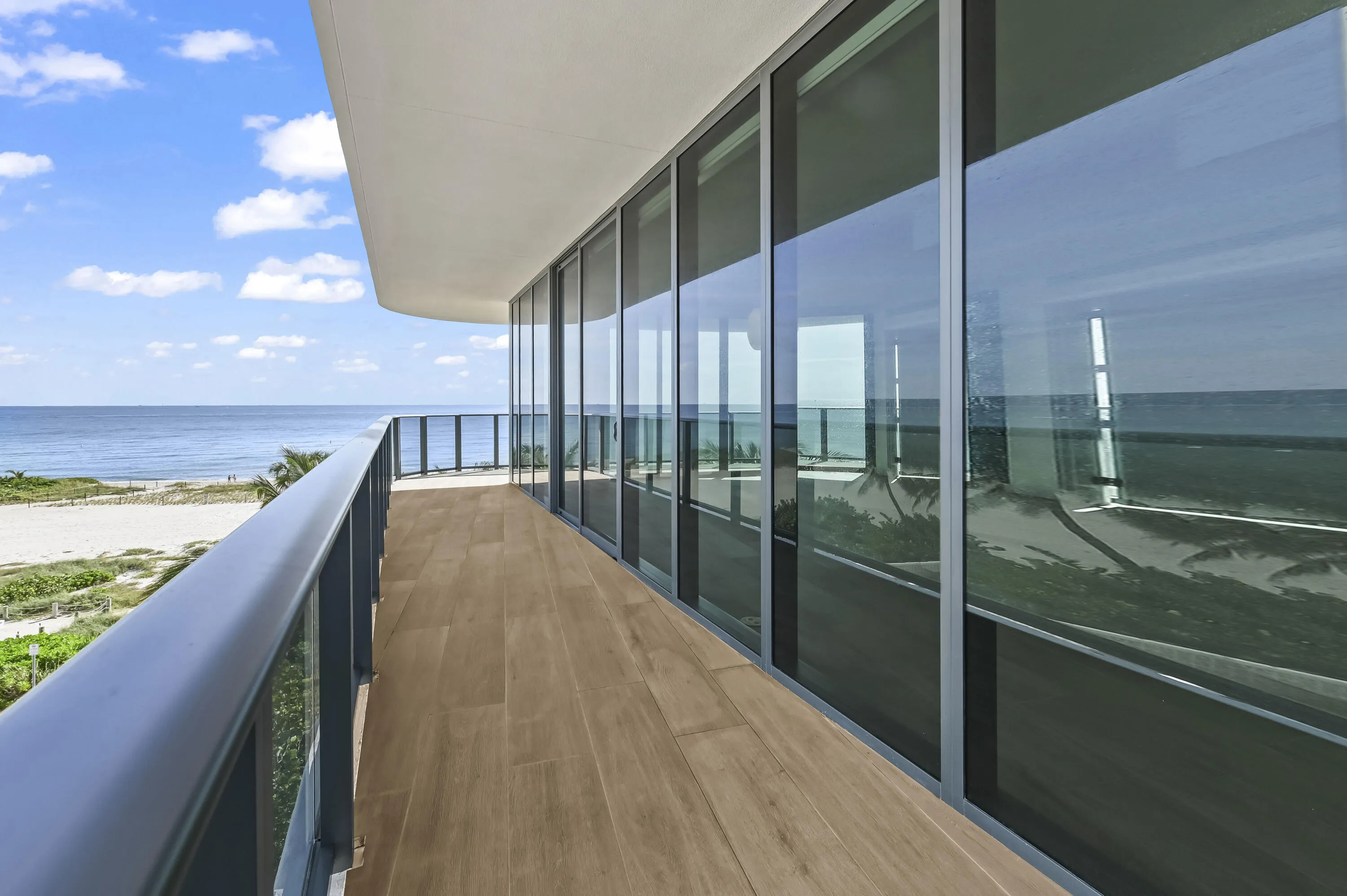 40 Balcony 04
