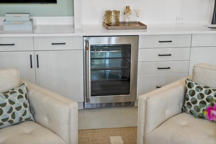 Club Room Wet Bar