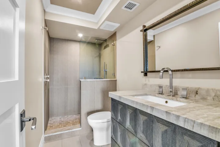 Full Bathroom #2