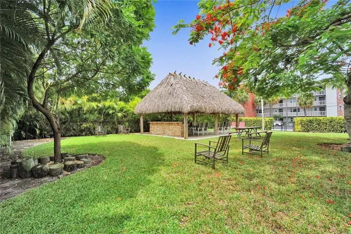 COASTAL LIVING AT ITS BEST FOR BEACH & BOAT LOVERS IN LAUDERDALE BY THE SEA. THIS NICELY REMODELED UNIT FEATURES 1300 SQ FT, 2 BEDROOMS 2 BATHROOMS LOCATED DIRECTLY ON THE CANAL W/ AMAZING WATER VIEWS ONLY 600 FT FROM THE INTRACOASTAL. KITCHEN FEATURES WHITE SHAKER CABINETS, STAINLESS STEEL APPLIANCES W/ GRANITE COUNTERTOPS, & IN UNIT WASHER/ DRYER. PRIMARY BEDROOM ALSO HAS WATER VIEWS W/ WALK IN CUSTOM CALIFORNIA STYLE CLOSET. UPDATED BATHROOMS, NO FIXED BRIDGES, 3 HEATED POOLS, 3 BBQ AREAS, TIKI HUT.