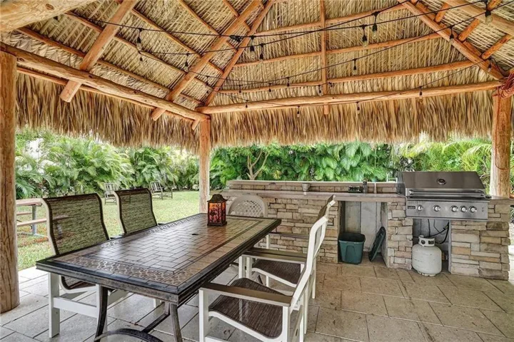 COASTAL LIVING AT ITS BEST FOR BEACH & BOAT LOVERS IN LAUDERDALE BY THE SEA. THIS NICELY REMODELED UNIT FEATURES 1300 SQ FT, 2 BEDROOMS 2 BATHROOMS LOCATED DIRECTLY ON THE CANAL W/ AMAZING WATER VIEWS ONLY 600 FT FROM THE INTRACOASTAL. KITCHEN FEATURES WHITE SHAKER CABINETS, STAINLESS STEEL APPLIANCES W/ GRANITE COUNTERTOPS, & IN UNIT WASHER/ DRYER. PRIMARY BEDROOM ALSO HAS WATER VIEWS W/ WALK IN CUSTOM CALIFORNIA STYLE CLOSET. UPDATED BATHROOMS, NO FIXED BRIDGES, 3 HEATED POOLS, 3 BBQ AREAS, TIKI HUT.