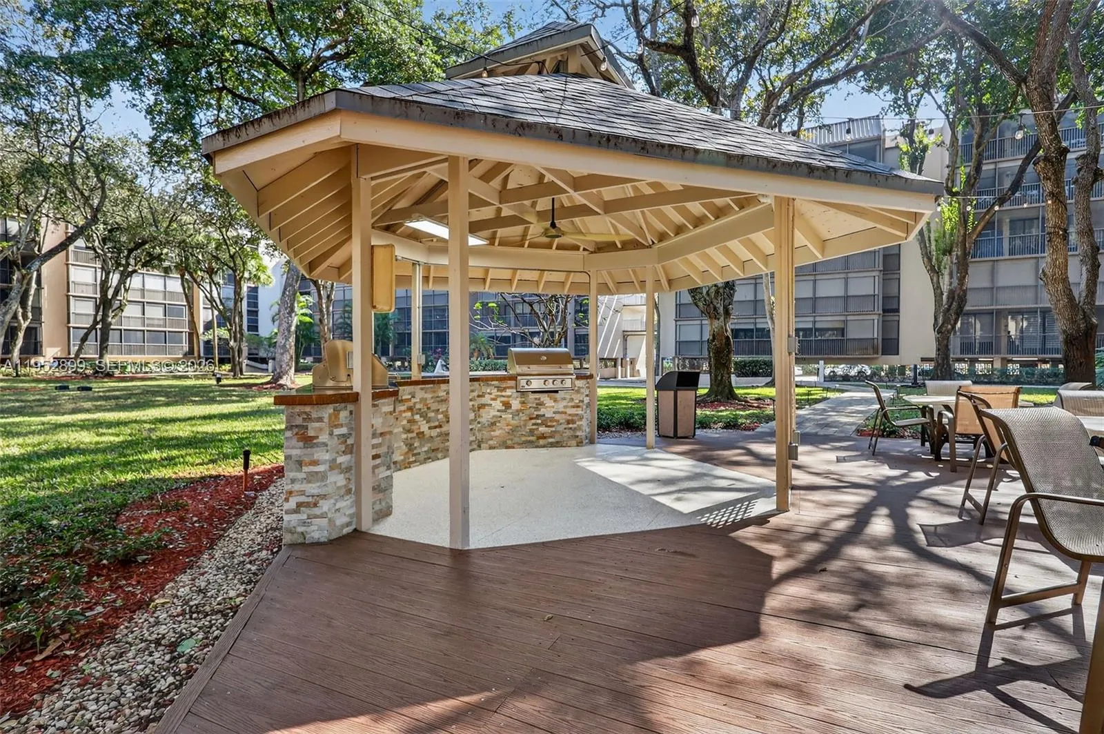 Tiki Hut w/2 new grills and seating